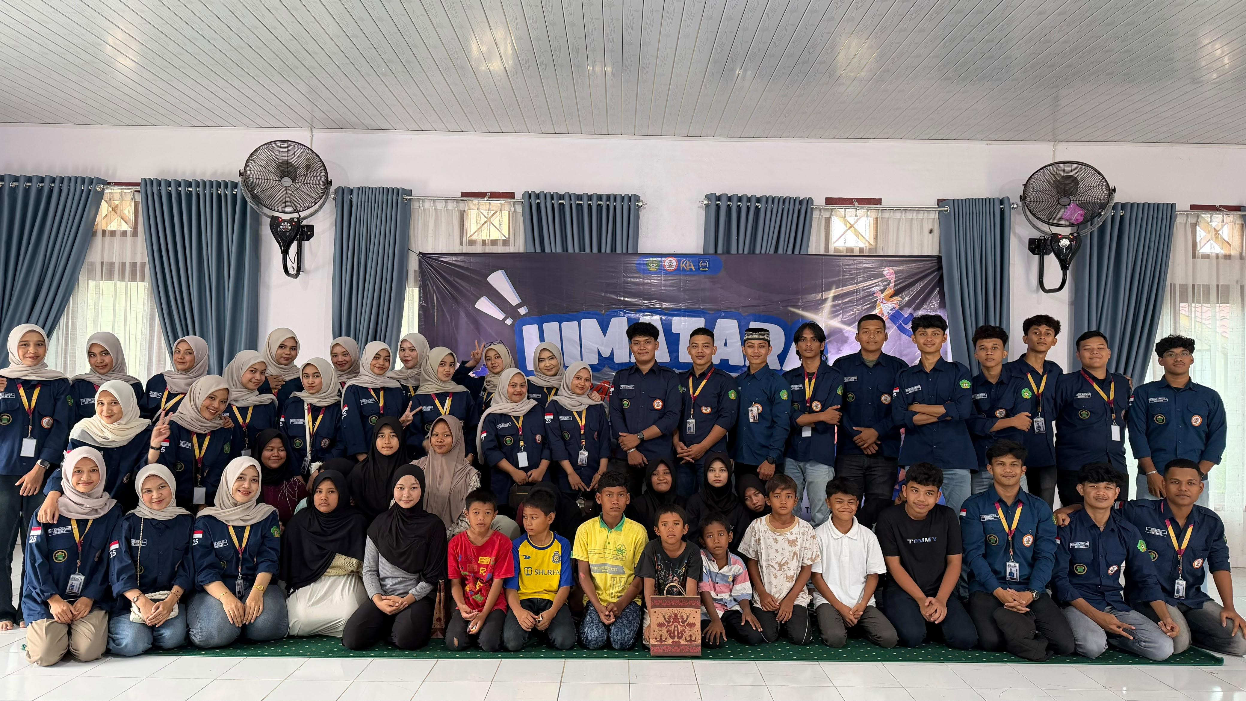 Humas Himpunan Mahasiswa Hukum Tata Negara Gelar Edukasi Hukum, Penghijauan, dan Bersih Masjid