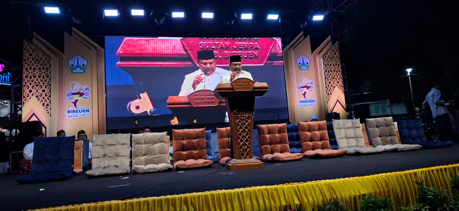 HUT ke-27 Bireuen Resmi Ditutup dengan Tabligh Akbar, Bupati Mukhlis: Jadikan Bireuen Berselawat Ruh Pembangunan